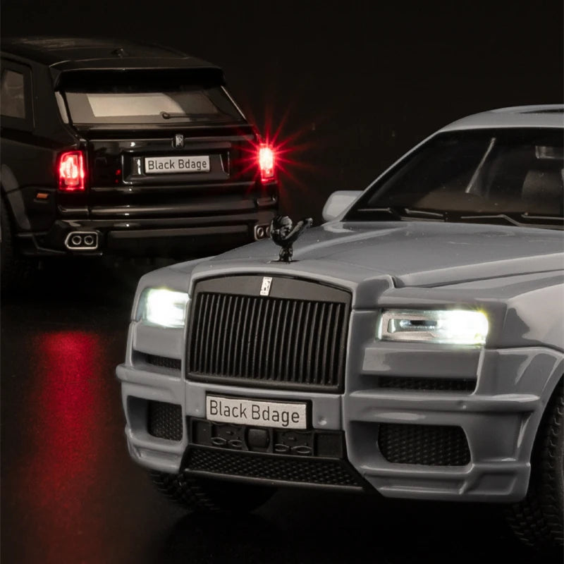 1:32 Rolls Royce SUV Cullinan Alloy Car Model Diecasts Metal Toy Car Model Simulation Sound and Light Collection Childrens Gifts